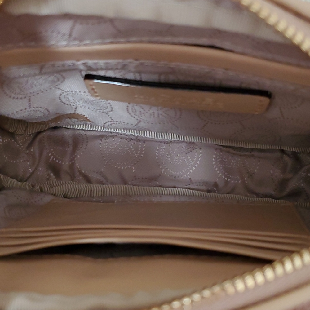 🥳🎈HOST PICK!🎈🥳  💜 NWOT MICHAEL KORS Rose Gold Crossbody Handbag 💜 - Picture 4 of 11